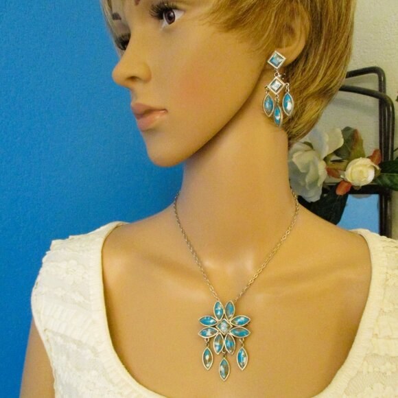 Vintage CELEBRITY Faux Turquoise Floral Brooch Pendant Earrings Set ~ DESIGNER - Picture 4 of 16